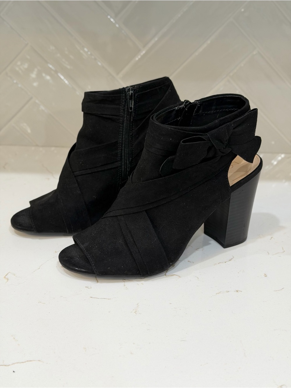 LC Lauren Conrad Black Peep Toe Bow Block Heel Booties Whimsigoth Suede Feel